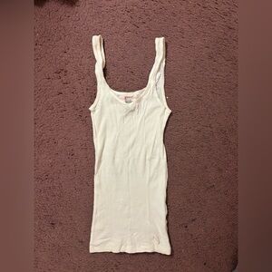 WHITE ABERCROMBIE TANK TOP SIZE MEDIUM